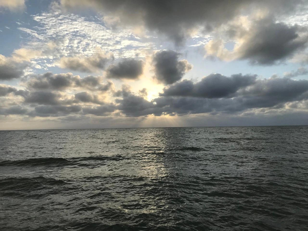 Atardecer en la Piedra de Necoclí · 1